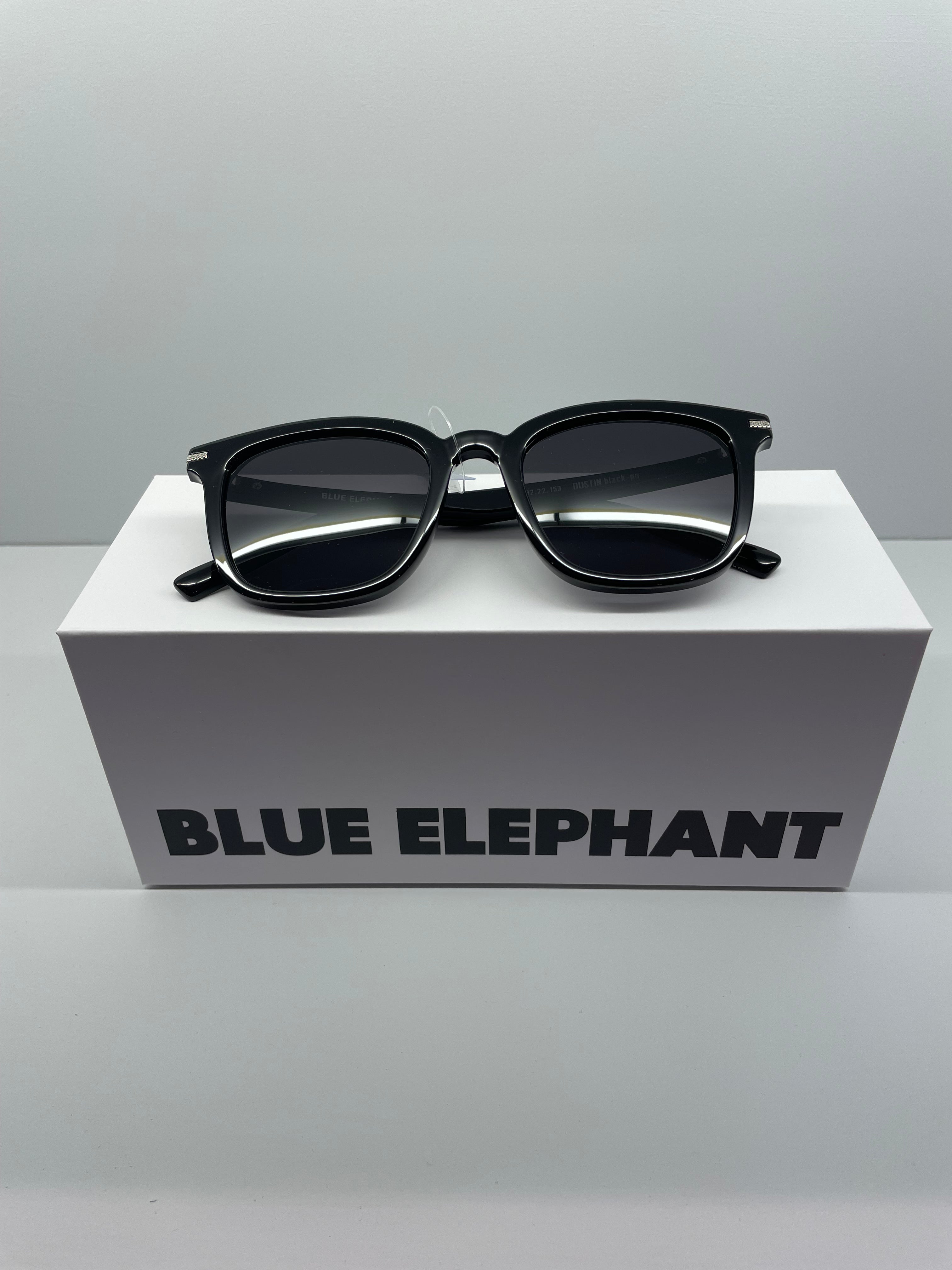 BLUE ELEPHANT / DUSTIN BLUE ELEPHANT / DUSTIN
