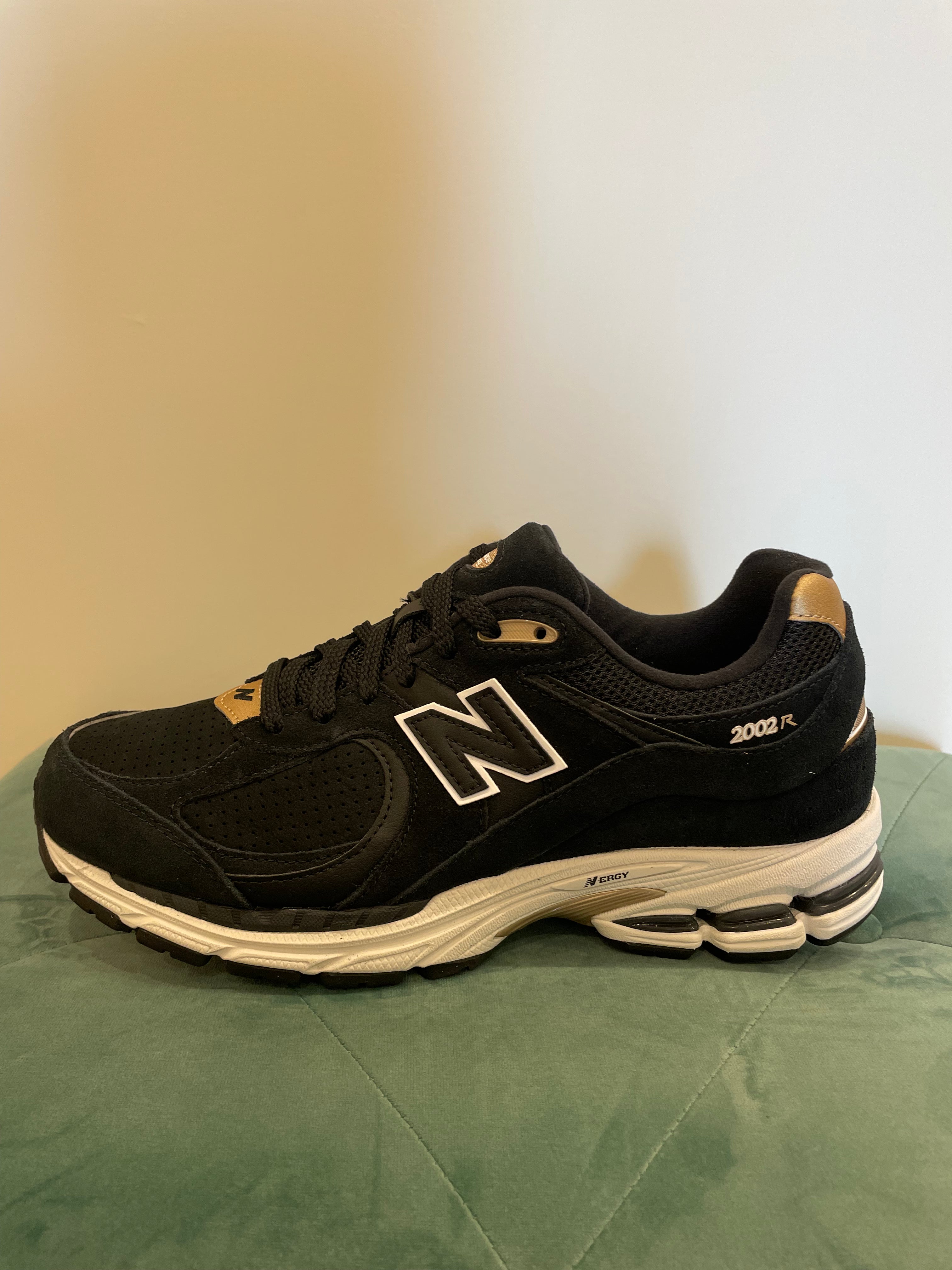 new balance M2002RFX / FOOT LOCKER 50TH ANNIVERSARY (BLK/GOLD)